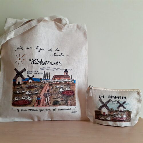 Conjunto de bolsa tote bag y neceser con un diseño exclusivo dedicado al Quijote por su paso por Villahermosa