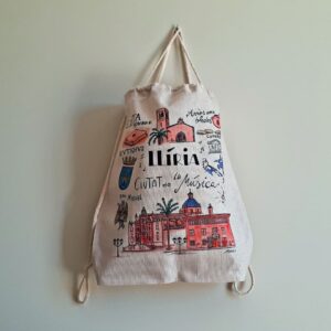 Mochila con una ilustración artesanal dedicada a Lliria