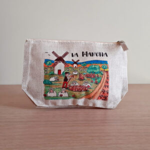 Neceser o portatodo con un diseño artesanal dedicado a La Mancha