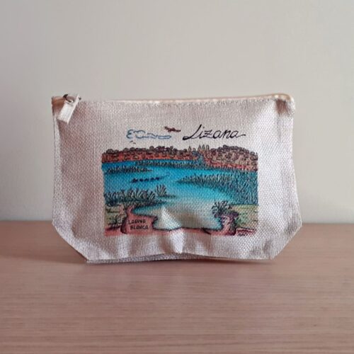 Neceser o portatodo con un diseño artesanal dedicado a Lizana