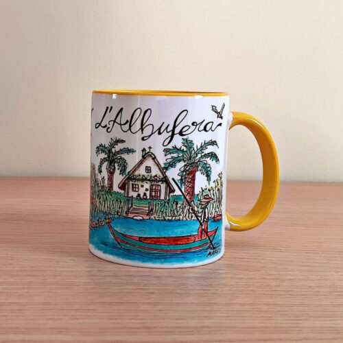 Taza de cerámica de colores con una ilustración artesanal dedicada a la Albufera de Valencia.