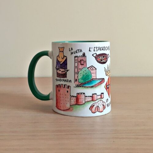 Taza de cerámica de colores con una ilustración artesanal dedicada a Alzira, vista trasera.