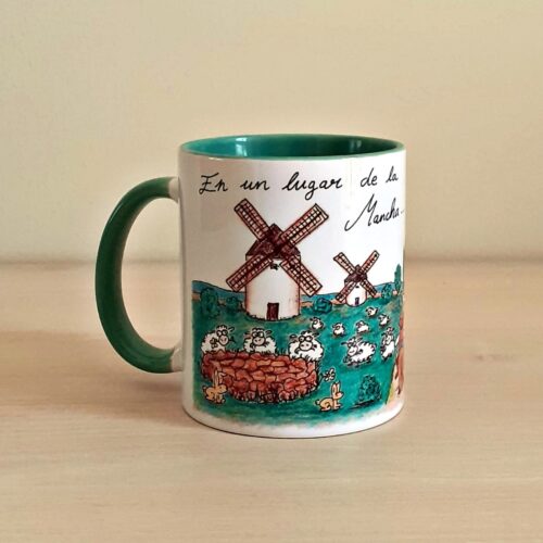 Taza de cerámica de colores con una ilustración artesanal dedicada al Quijote por su paso por Villahermosa vista trasera